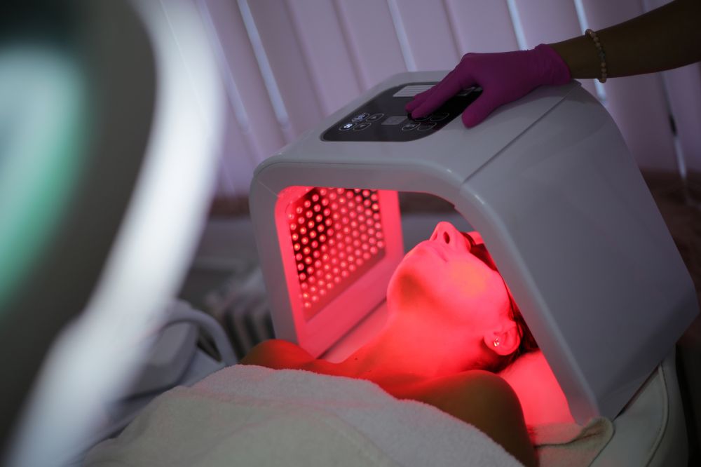 Red Light Therapy: Benefits and Uses Explained
